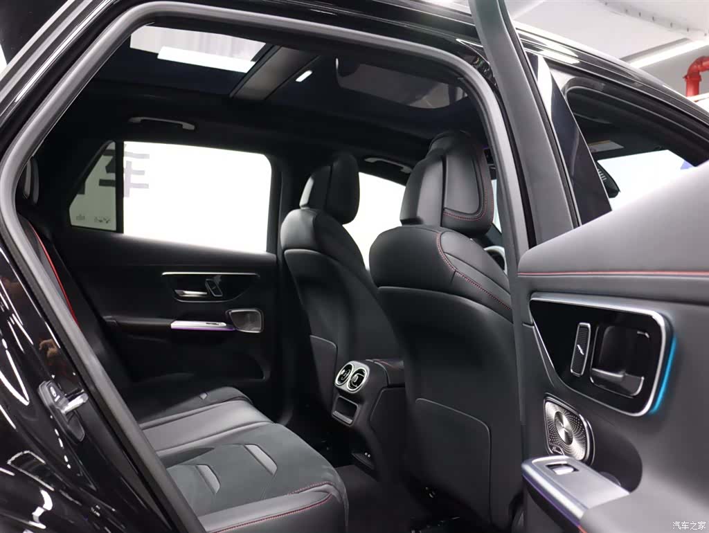 Mercedes-Benz GLC, 2026 23