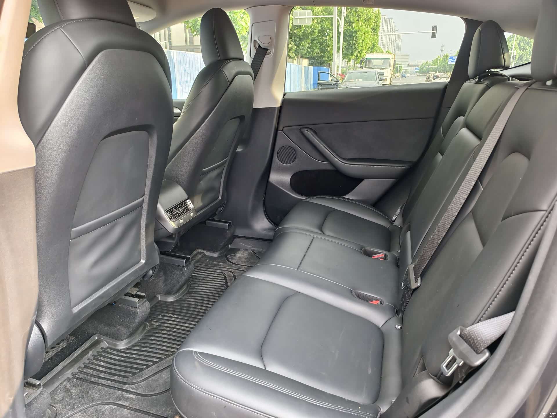 Tesla Model Y, 2025 6