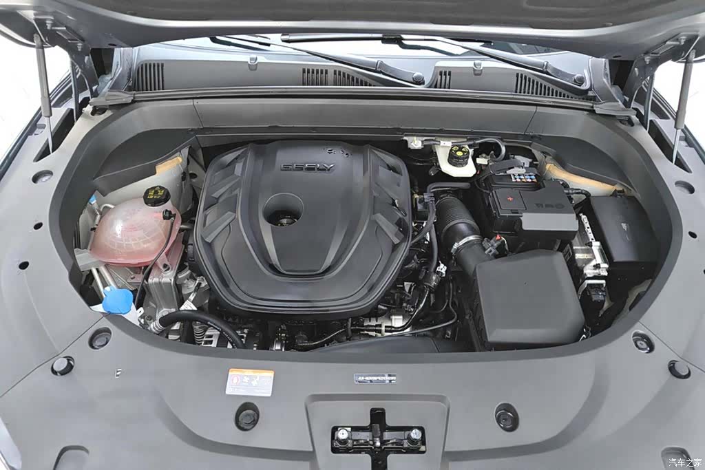 Geely Xingyue L, 2025 10