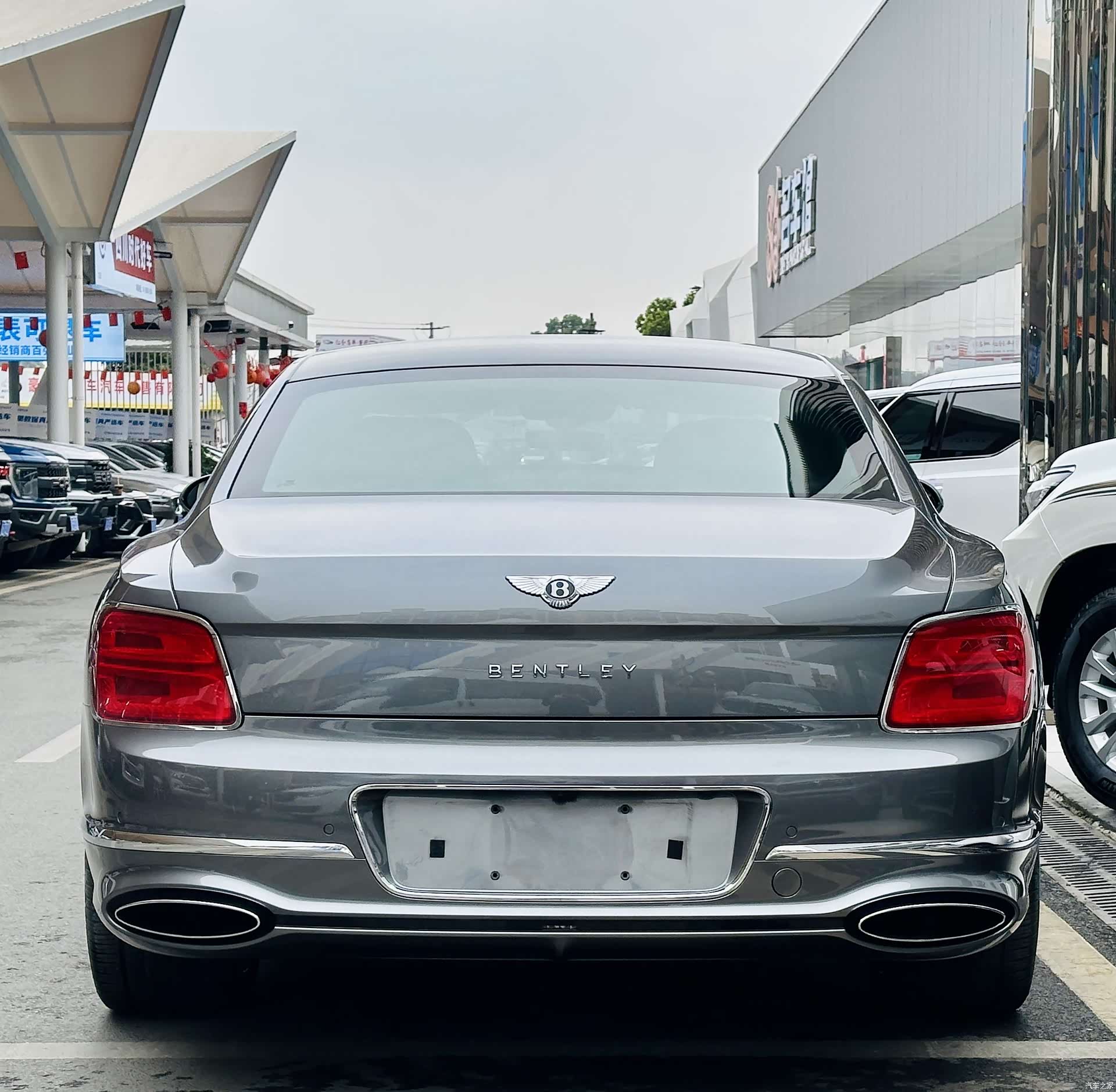 Bentley Flying Spur, 2022 10