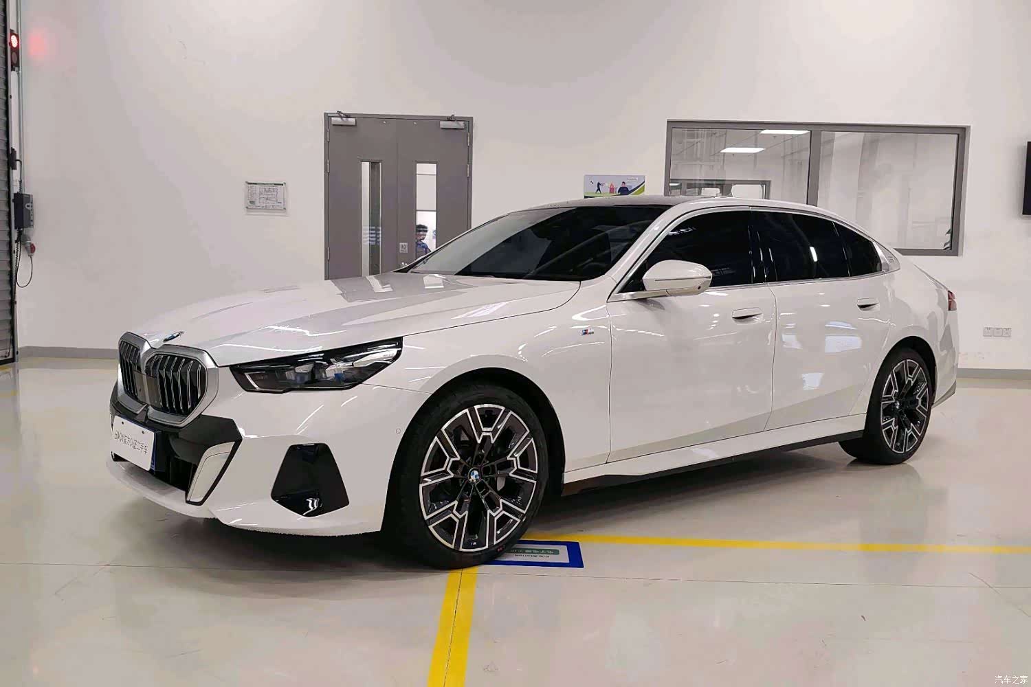 BMW 5 Series, 2025 1