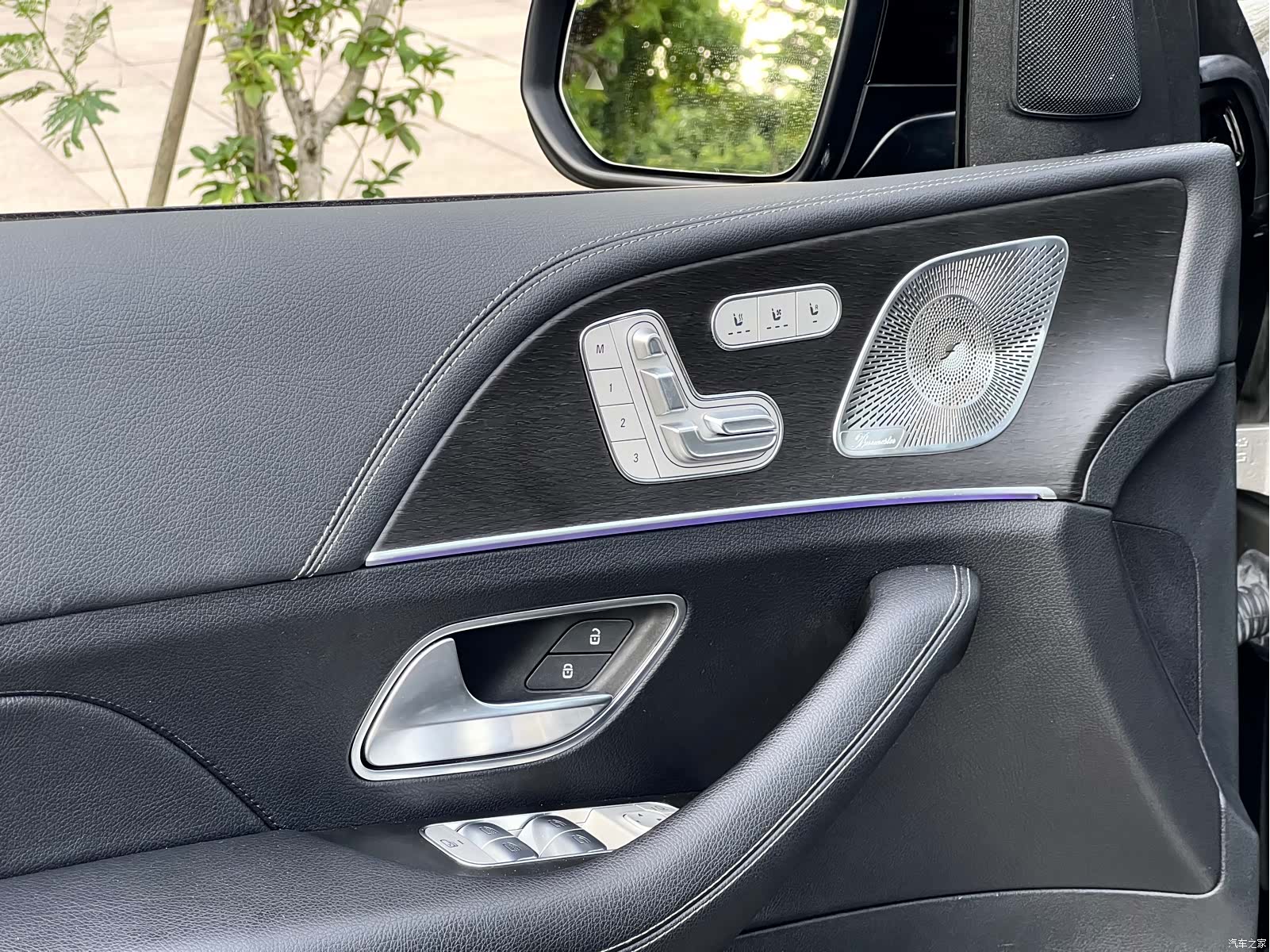 Mercedes-Benz GLS, 2022 12