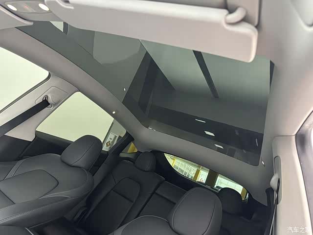 Tesla Model Y, 2022 14