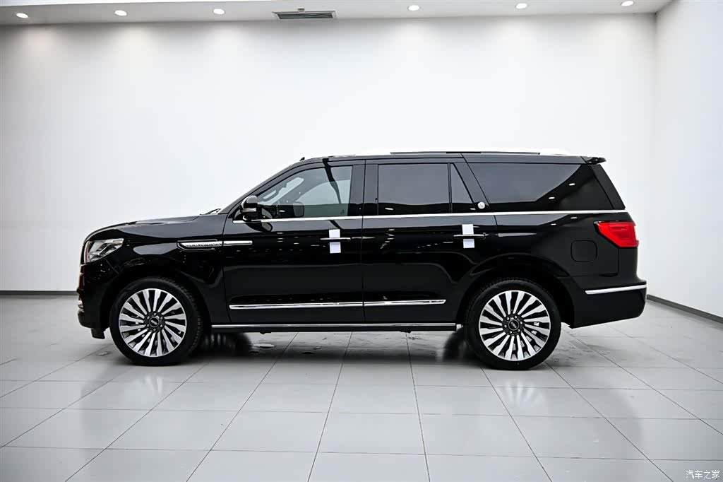 Lincoln Navigator, 2020 все фото