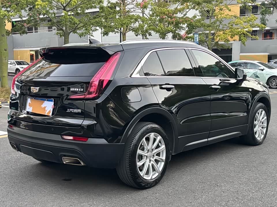 Cadillac XT4