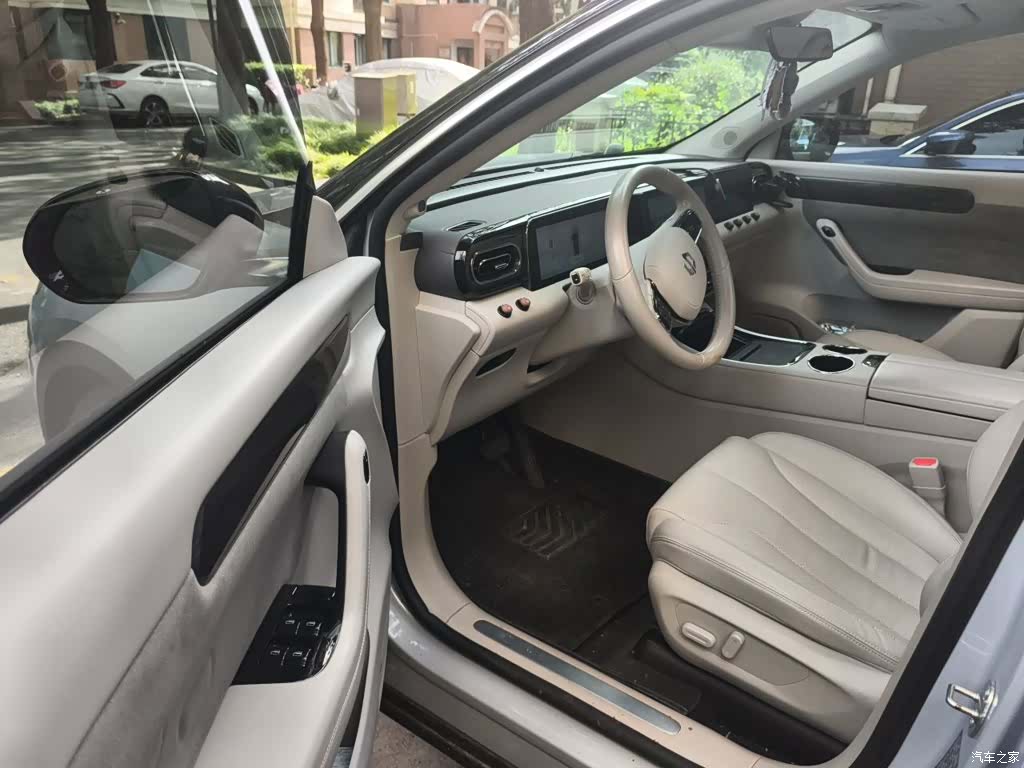 Leapmotor C11, 2022 12