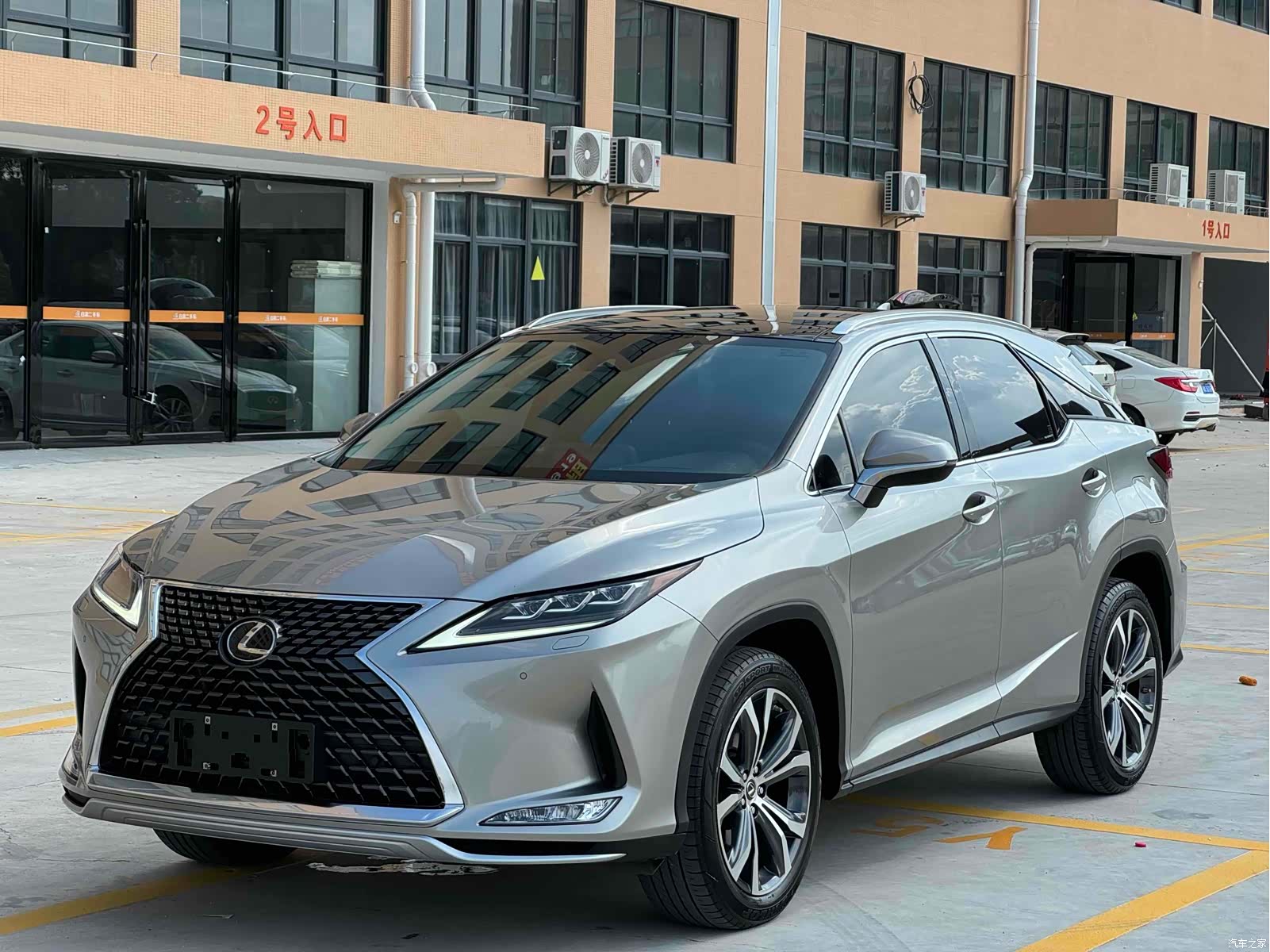 Lexus RX, 2023 3