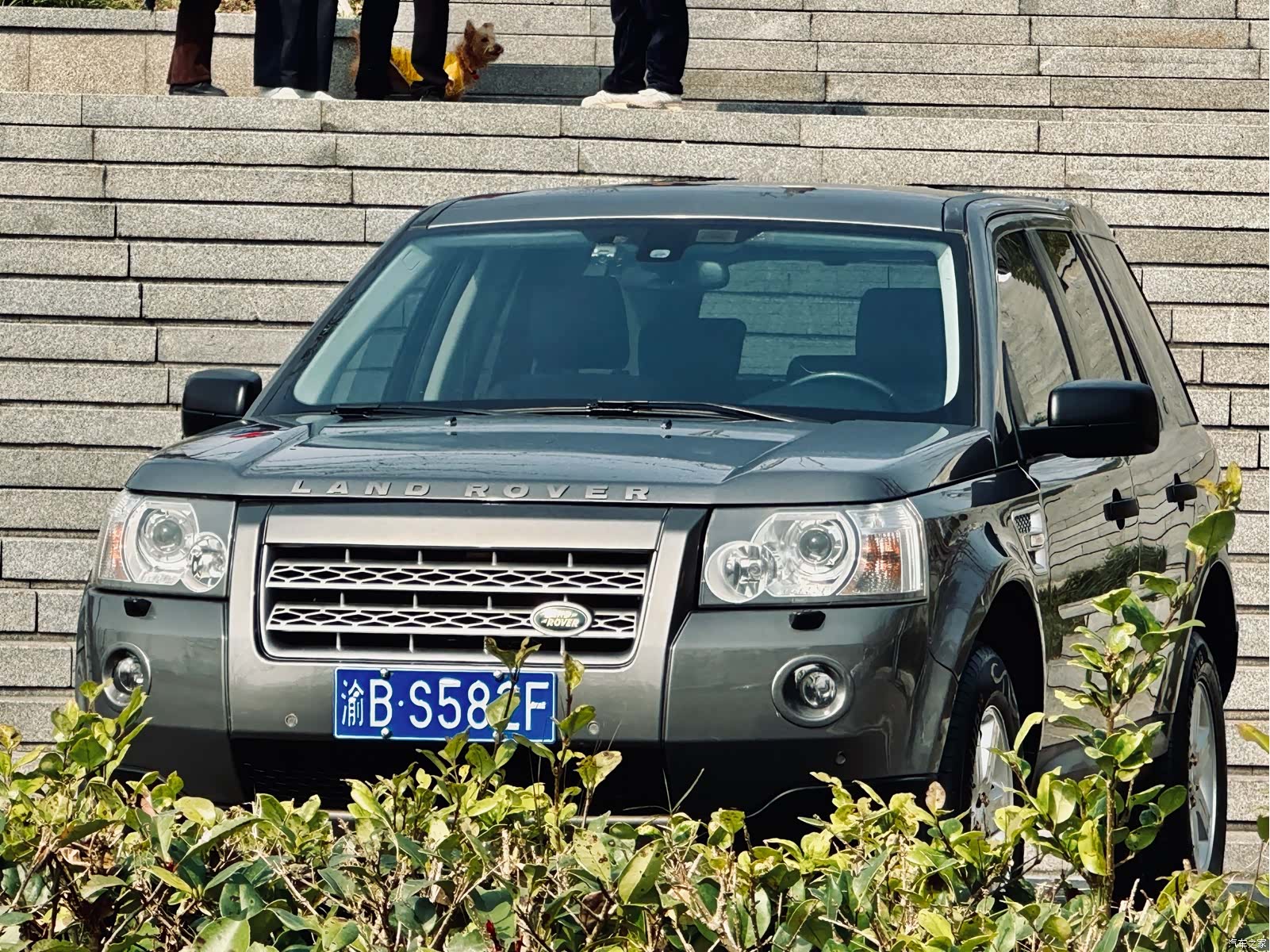 Land Rover i6, 2010 3