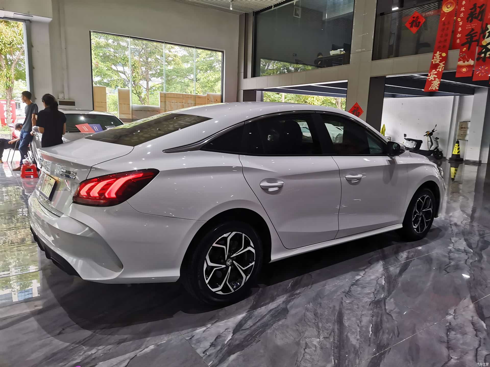 MG MG5, 2023 27