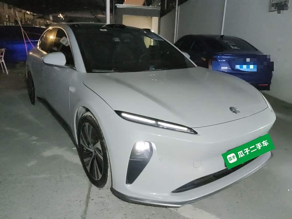 NIO ET5