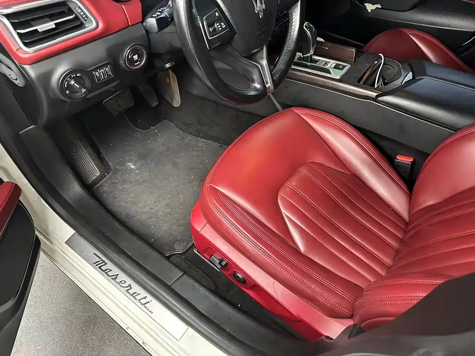Maserati Ghibli Maserati Ghibli