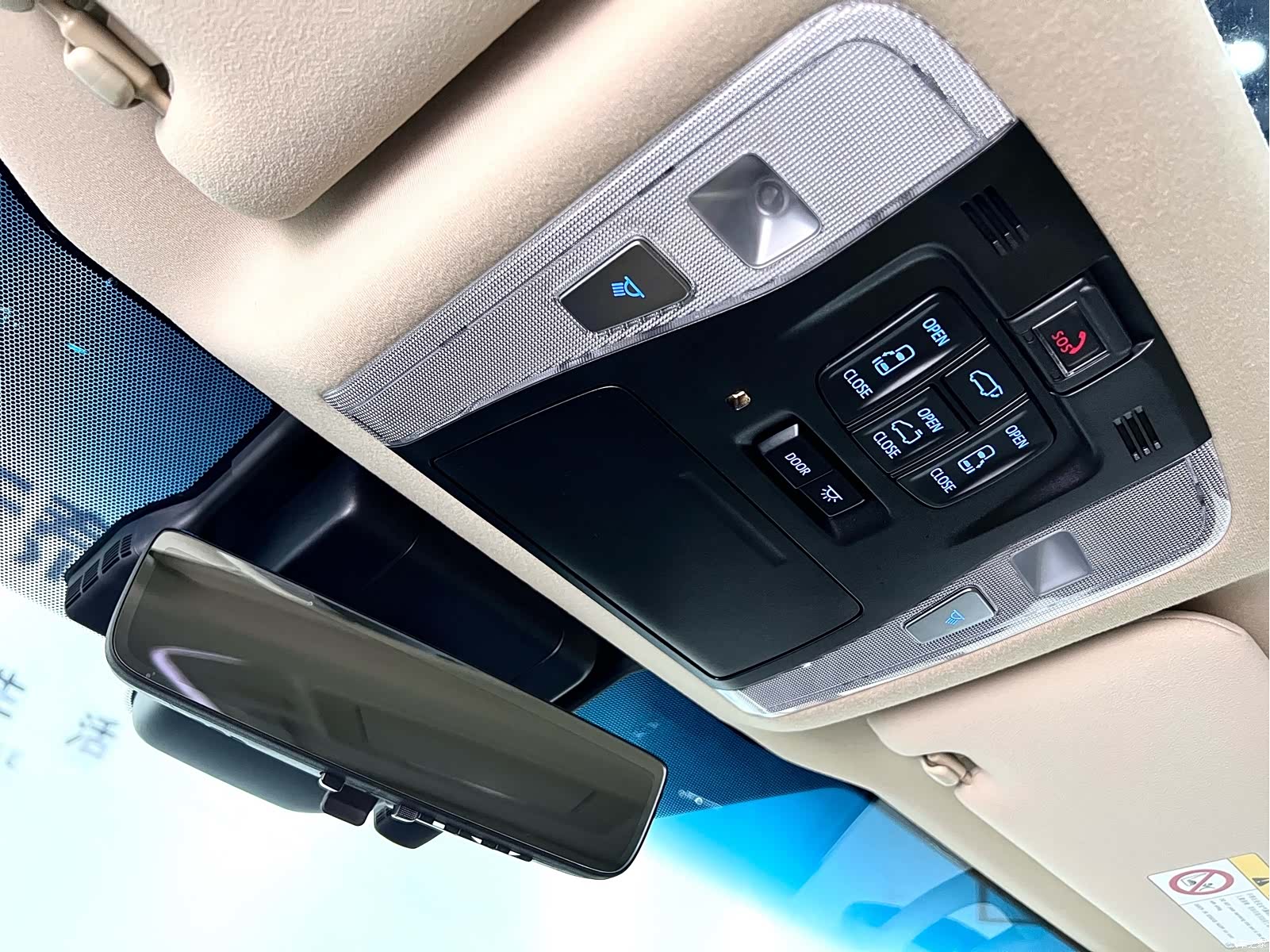 Toyota Alphard, 2023 30