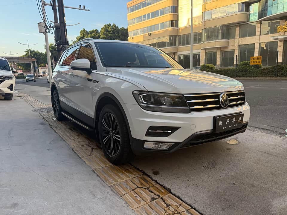 Volkswagen Tiguan L