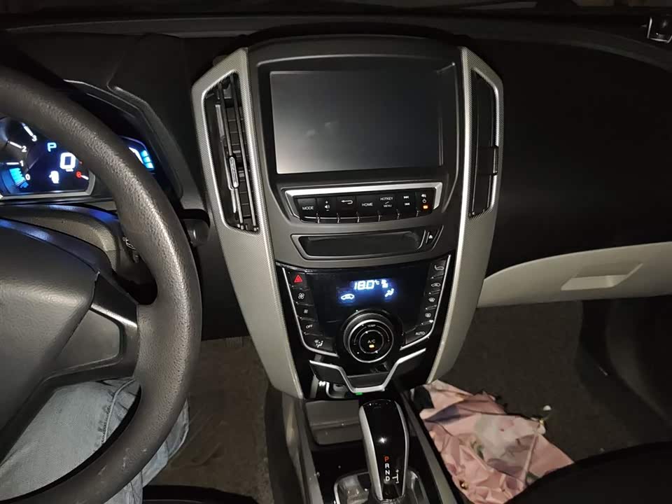 Luxgen Excellent 6 SUV