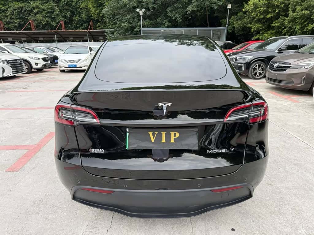 Tesla Model Y, 2023 8