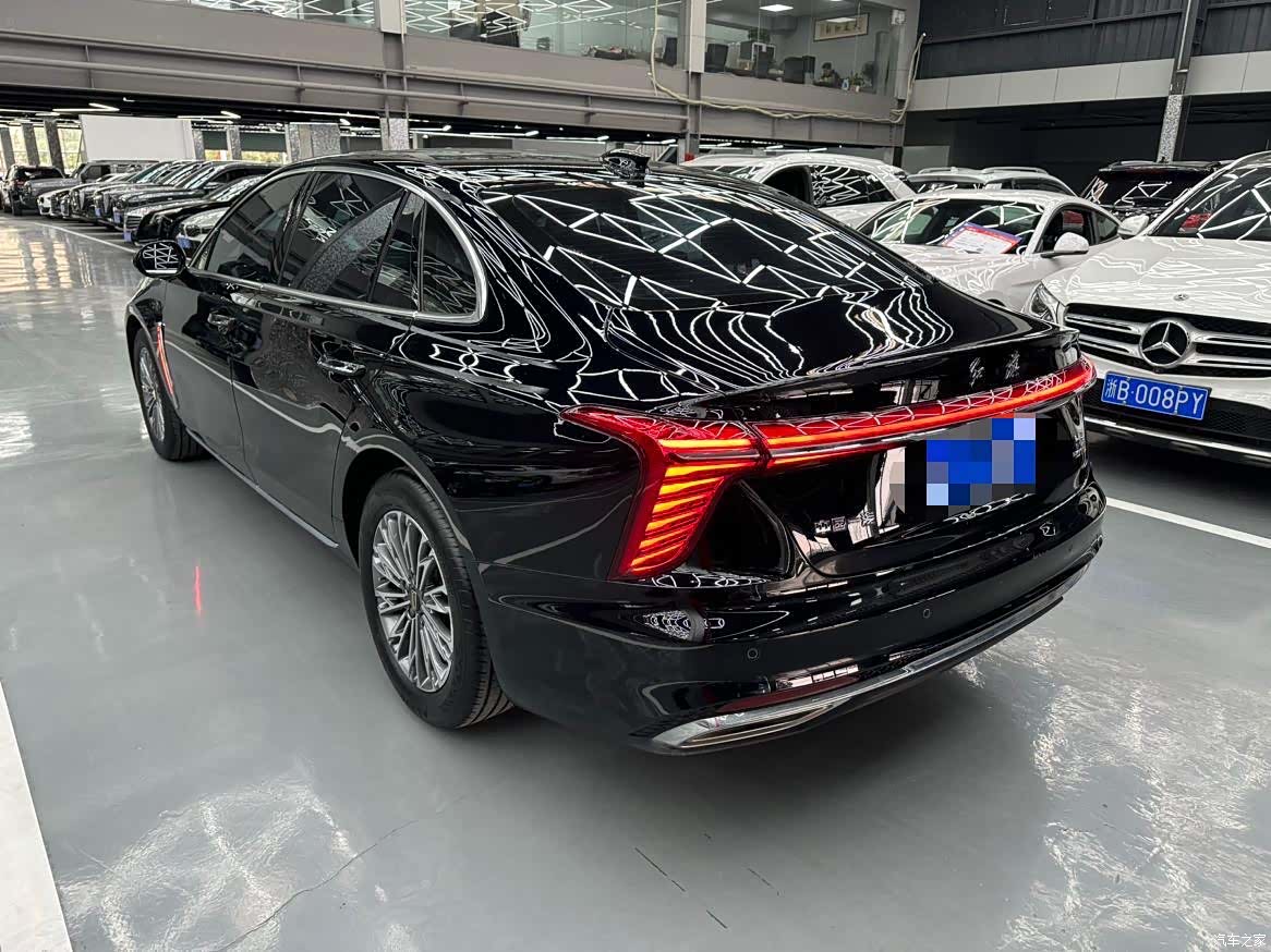 Hongqi H5, 2025 13