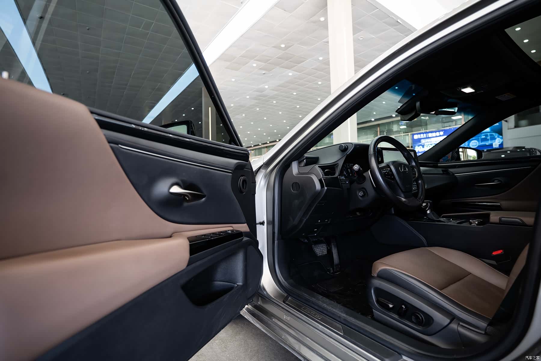 Lexus ES, 2023 8