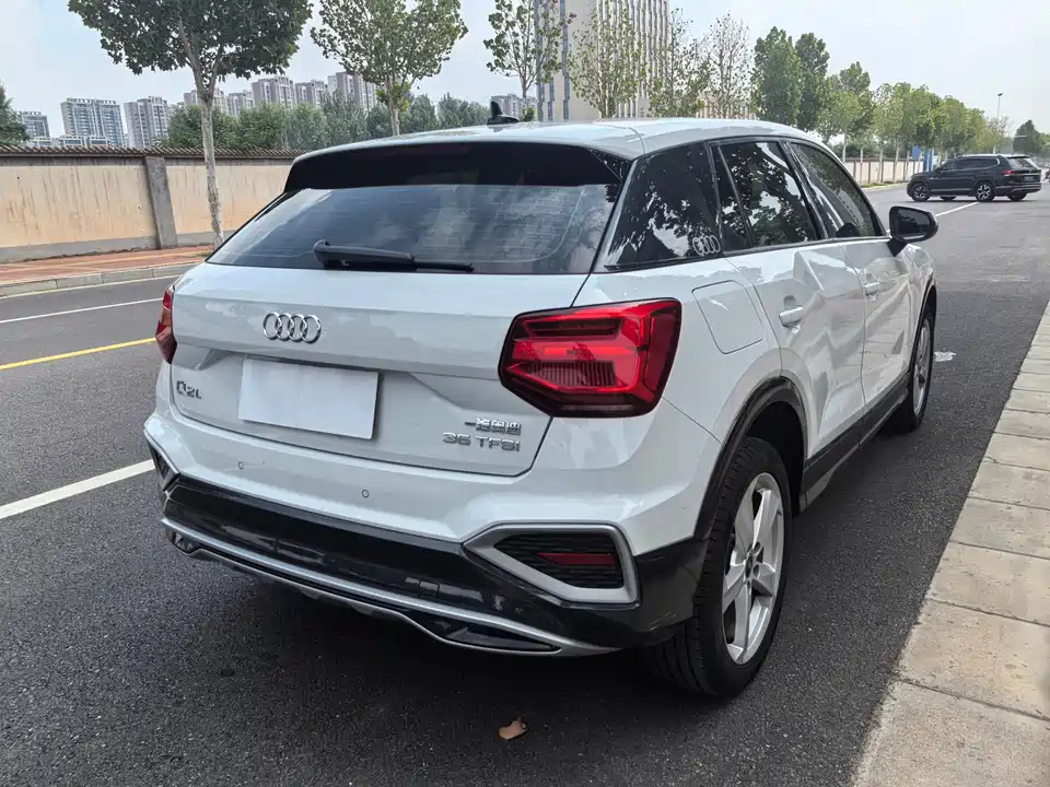 Audi Q2L Audi Q2L