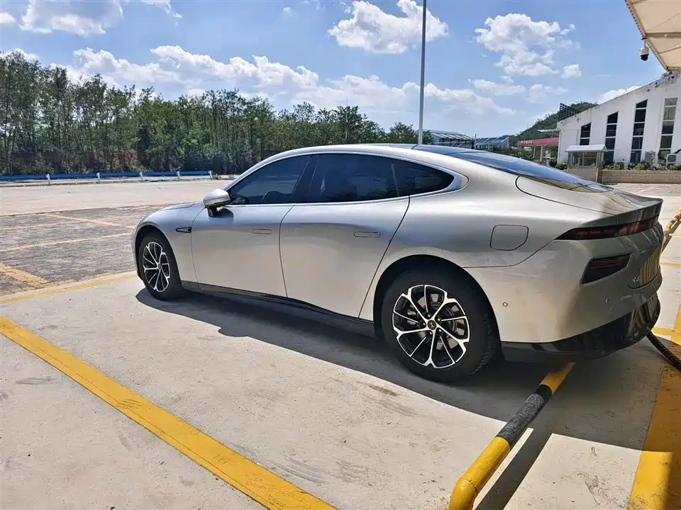 XPENG P7