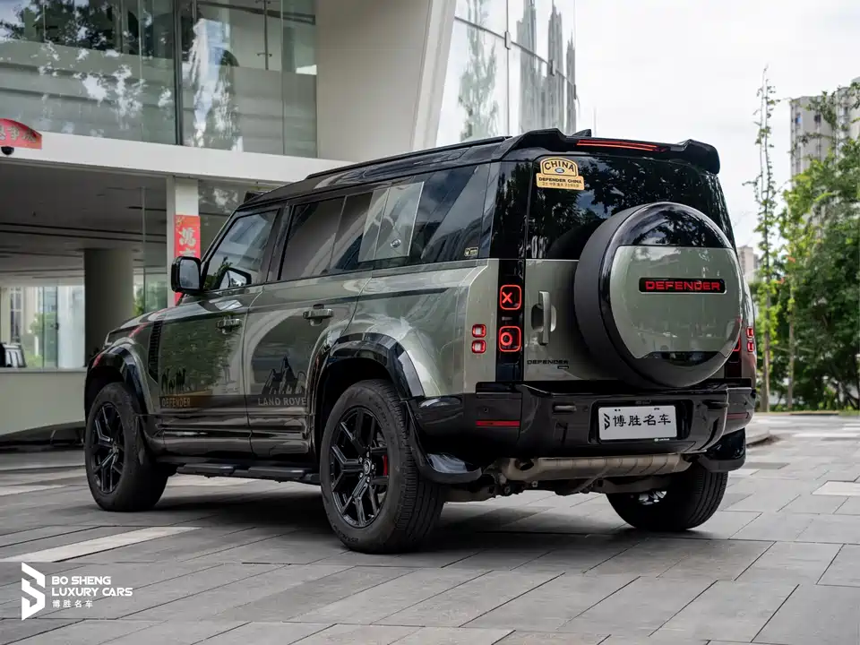 Land Rover guard