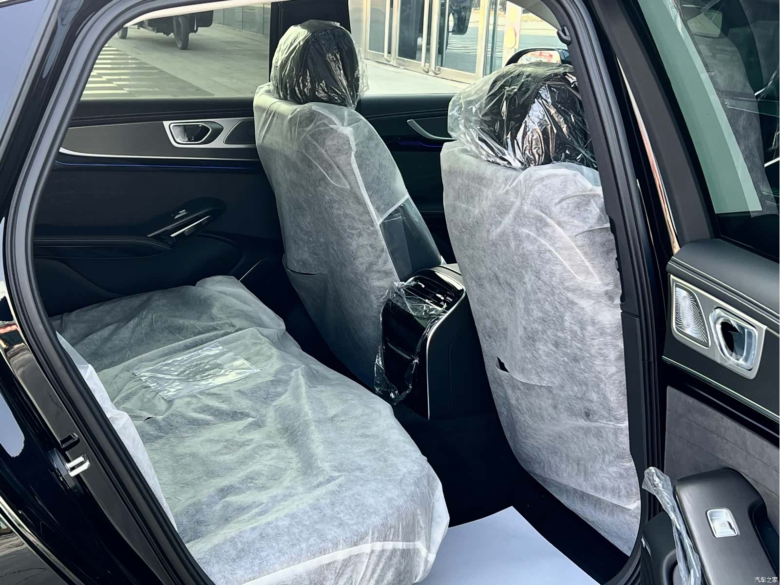 Hongqi H9, 2026 8