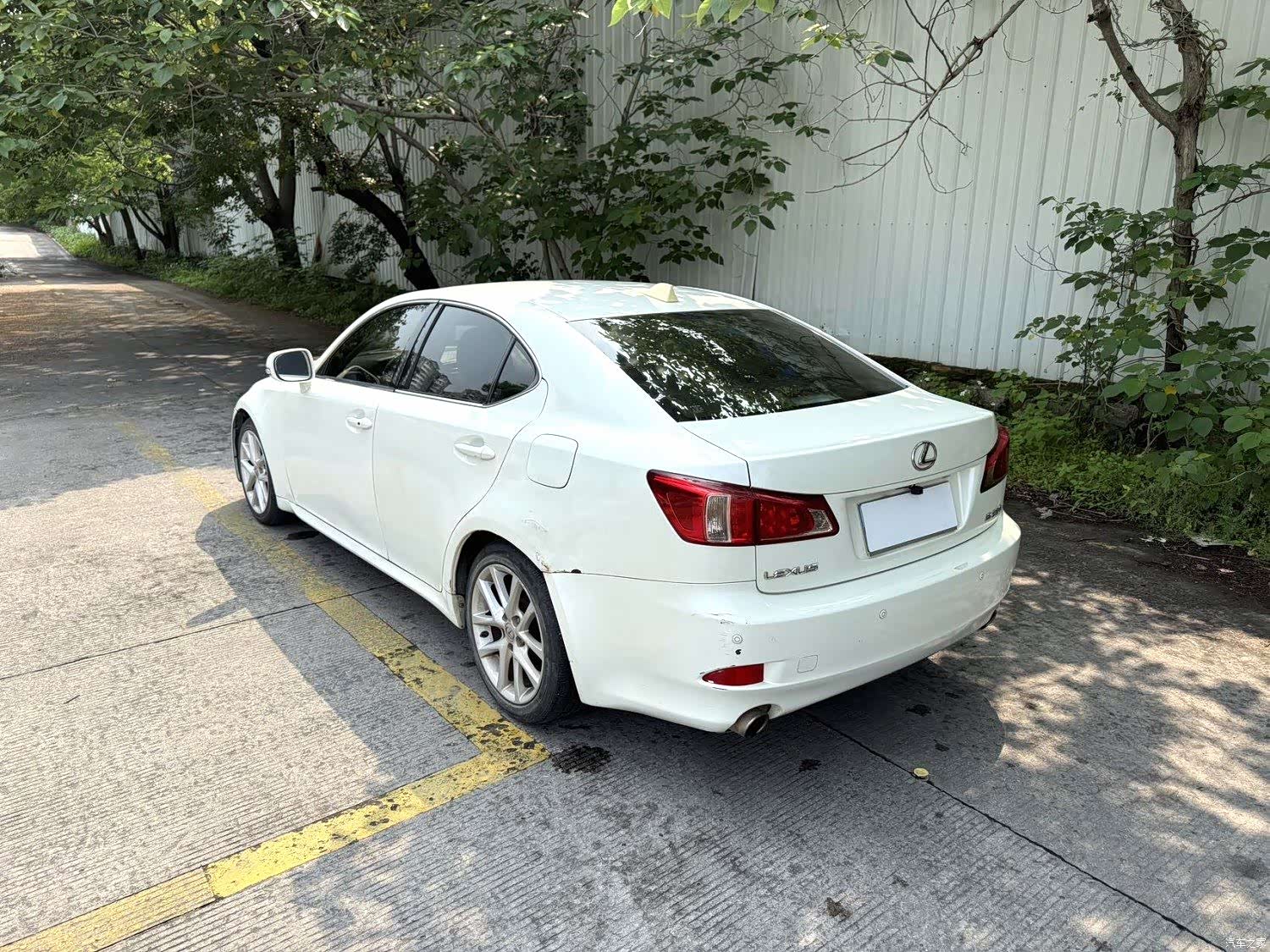 Lexus IS, 2011 14