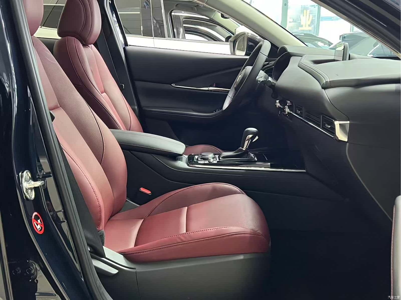 Mazda CX-30, 2023 16