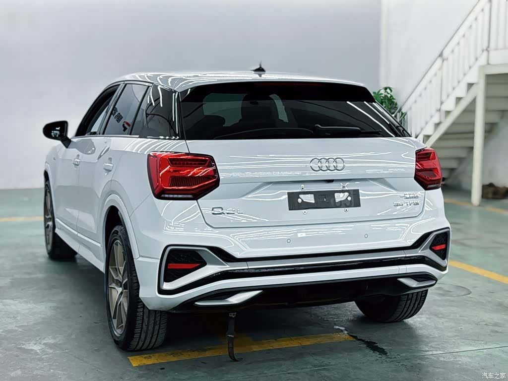 Audi Q2L, 2024 14