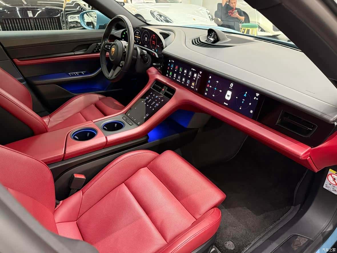 Porsche Taycan, 2021 11