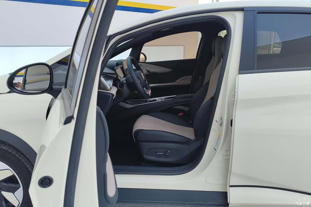 BYD Dolphin, 2024 9