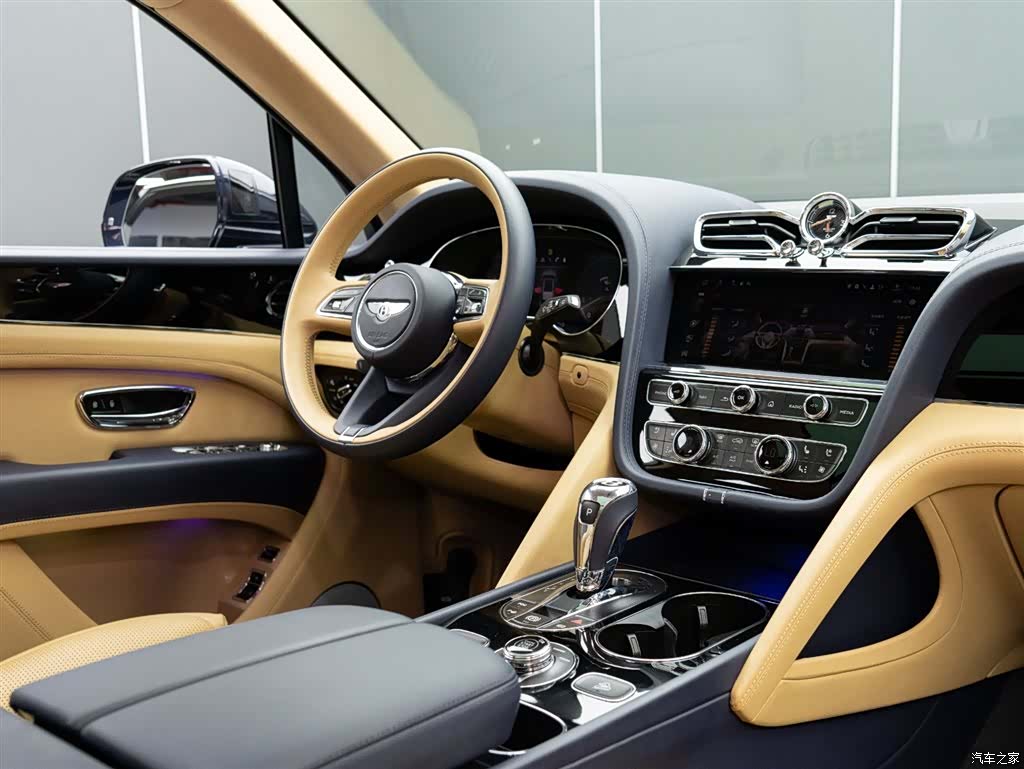 Bentley Bentayga, 2024 16
