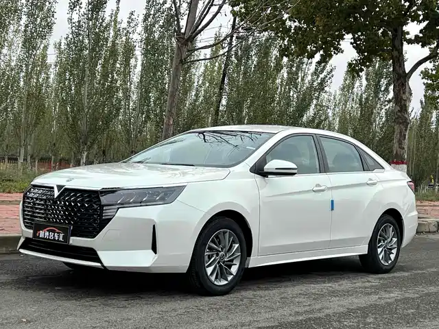 Venucia D60 2025 — купить из Китая под заказ
