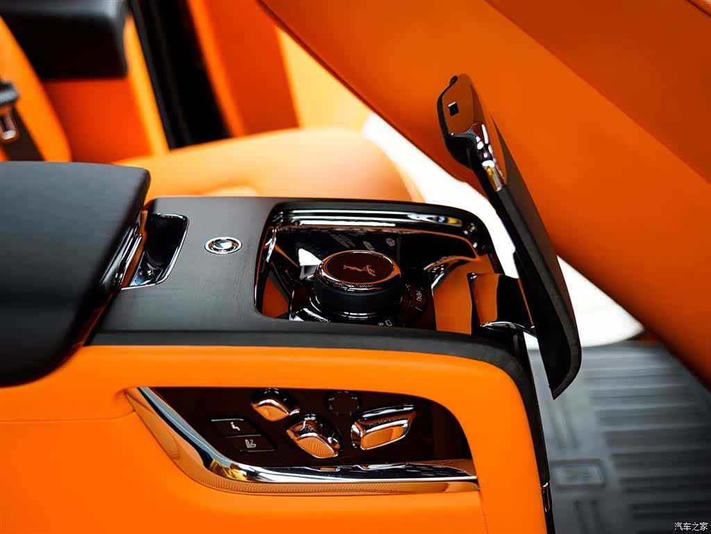 Rolls-Royce Cullinan, 2025 24
