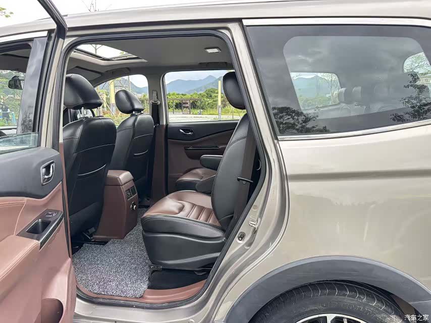 DongFeng SX6, 2017 9