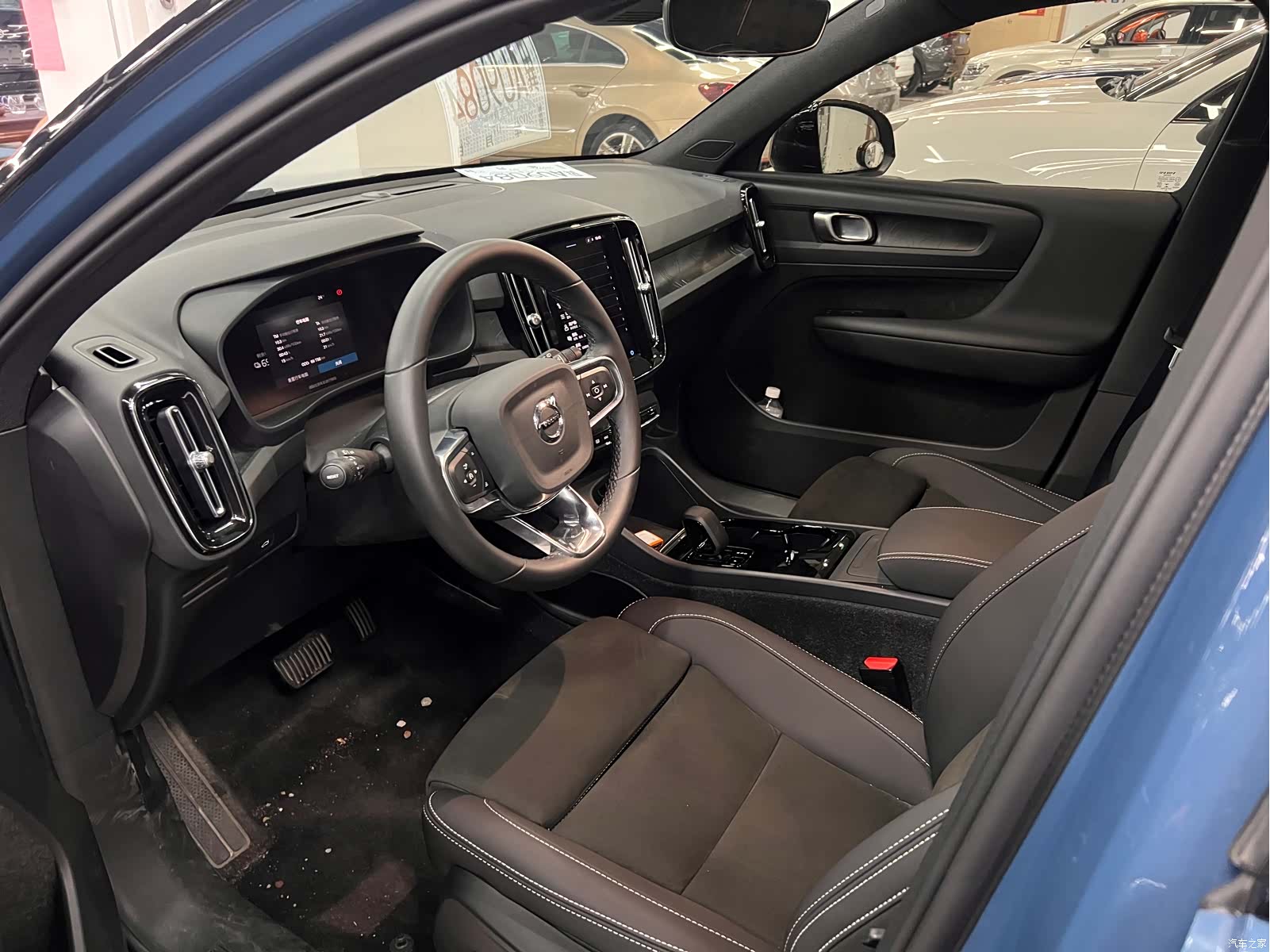 Volvo XC40, 2023 3
