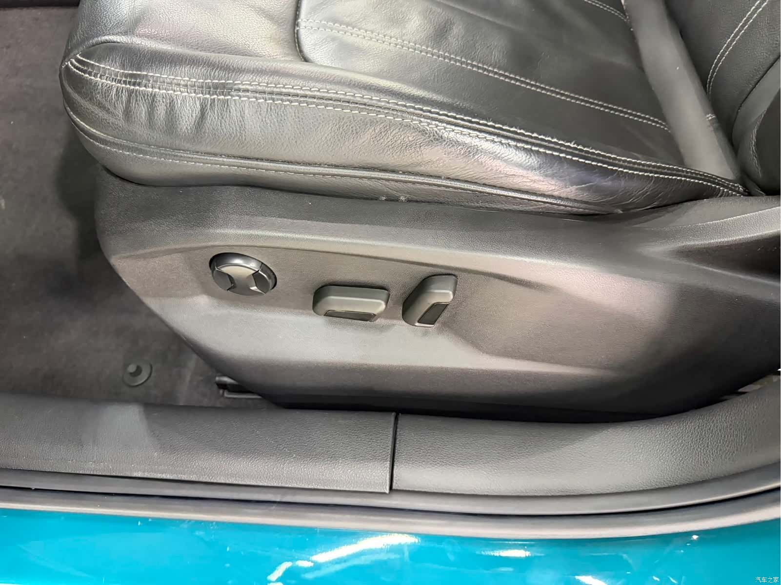 Audi Q2L, 2023 7