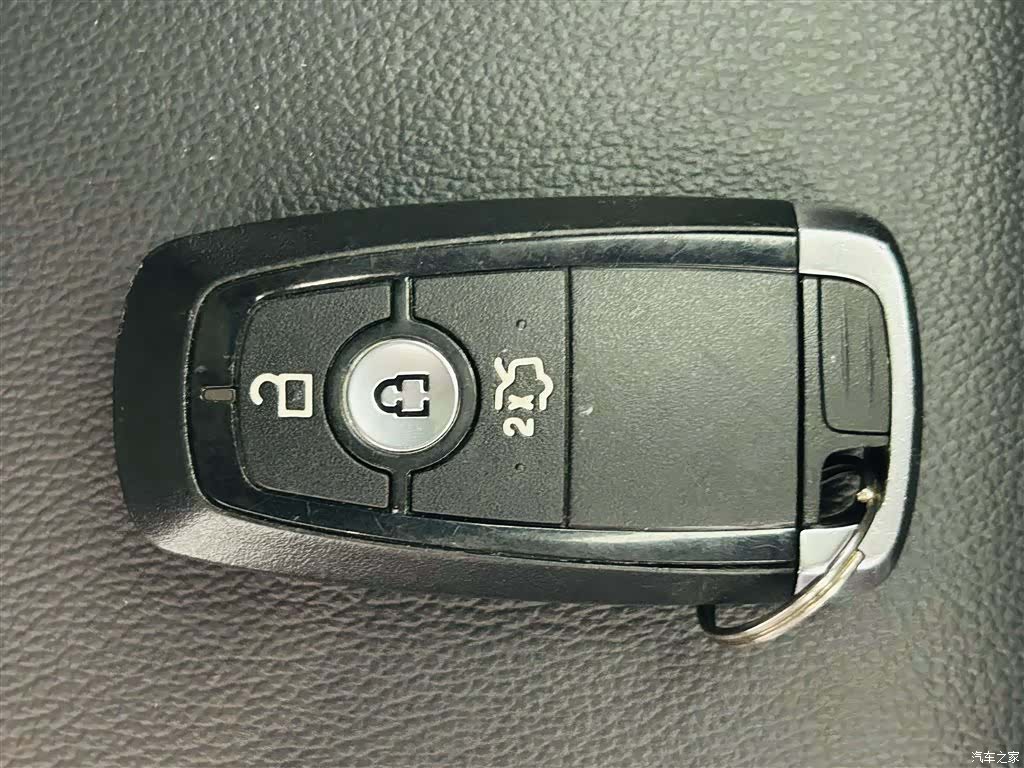 Ford Focus, 2023 13