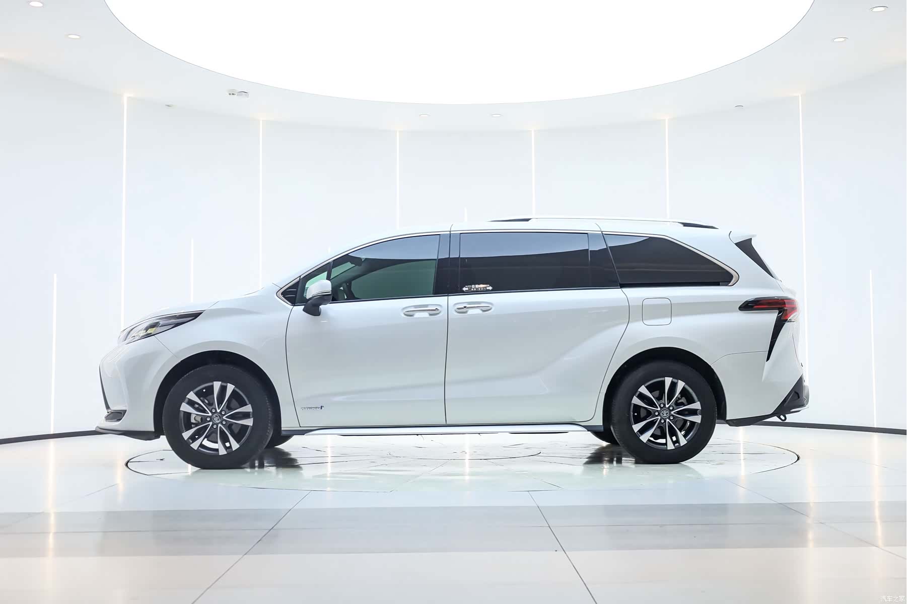 Toyota Granvia, 2024 2