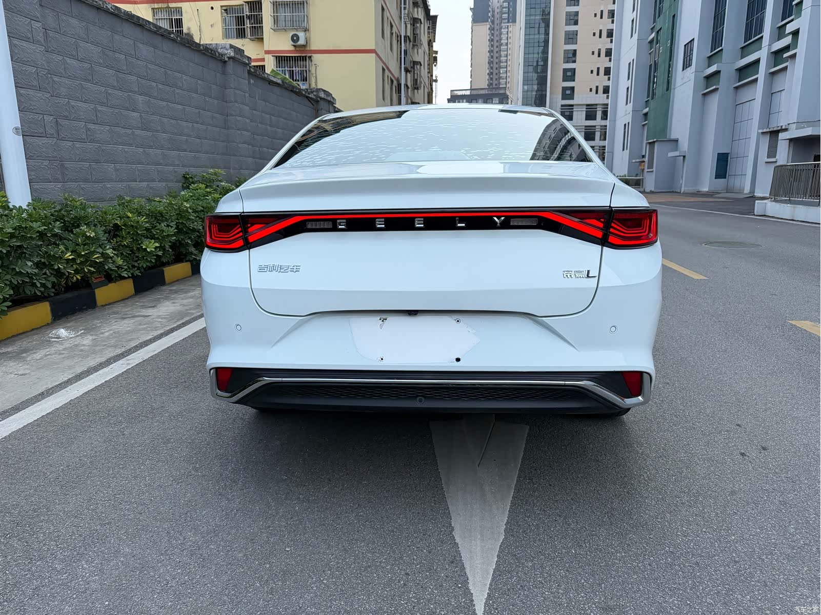 Geely Emgrand, 2022 22