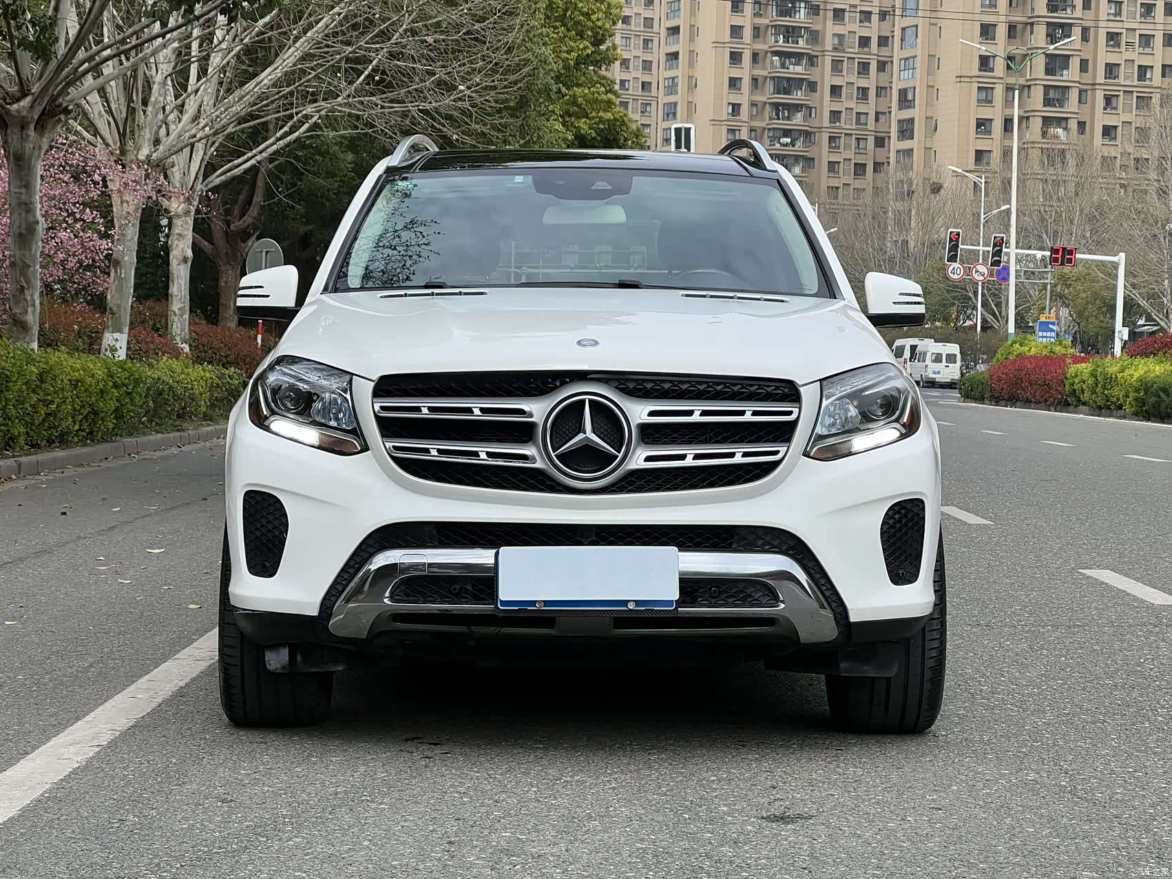 Mercedes-Benz GLS, 2017 1
