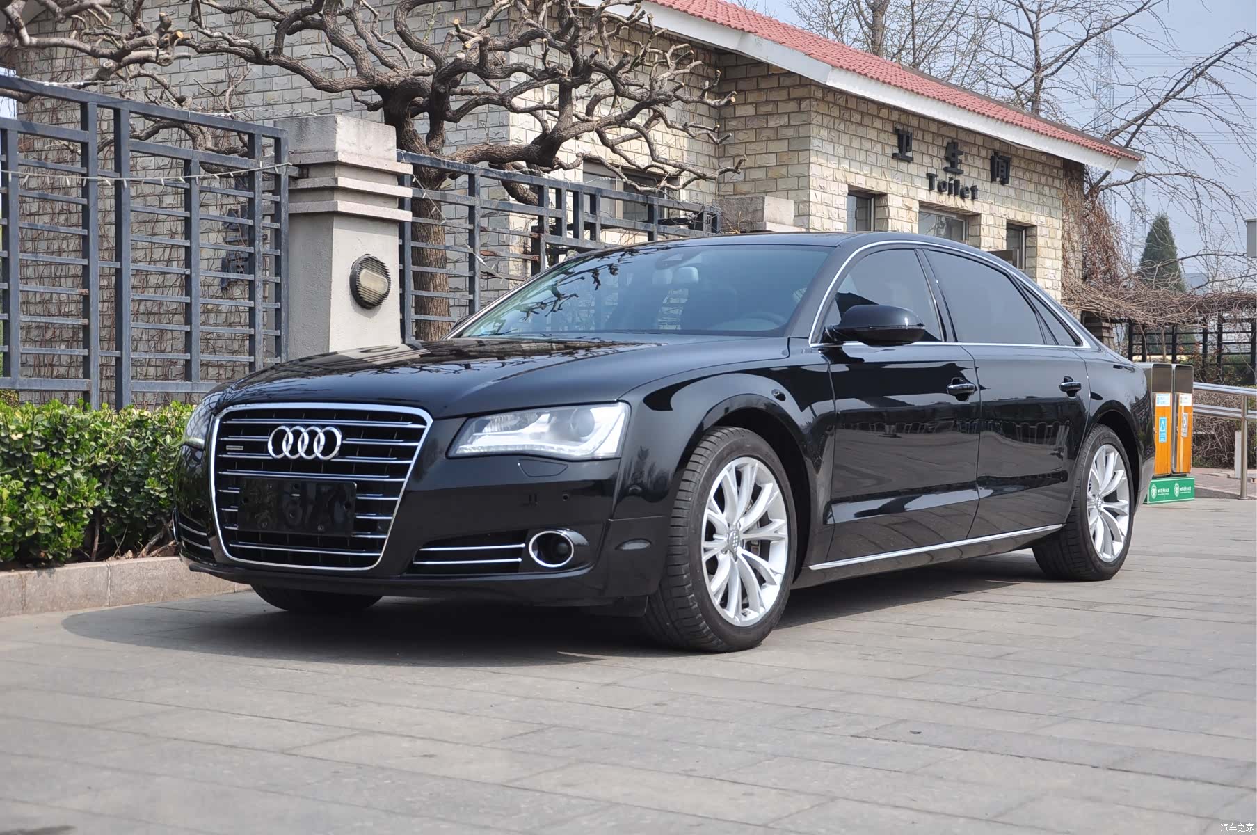 Audi A8L, 2011 1