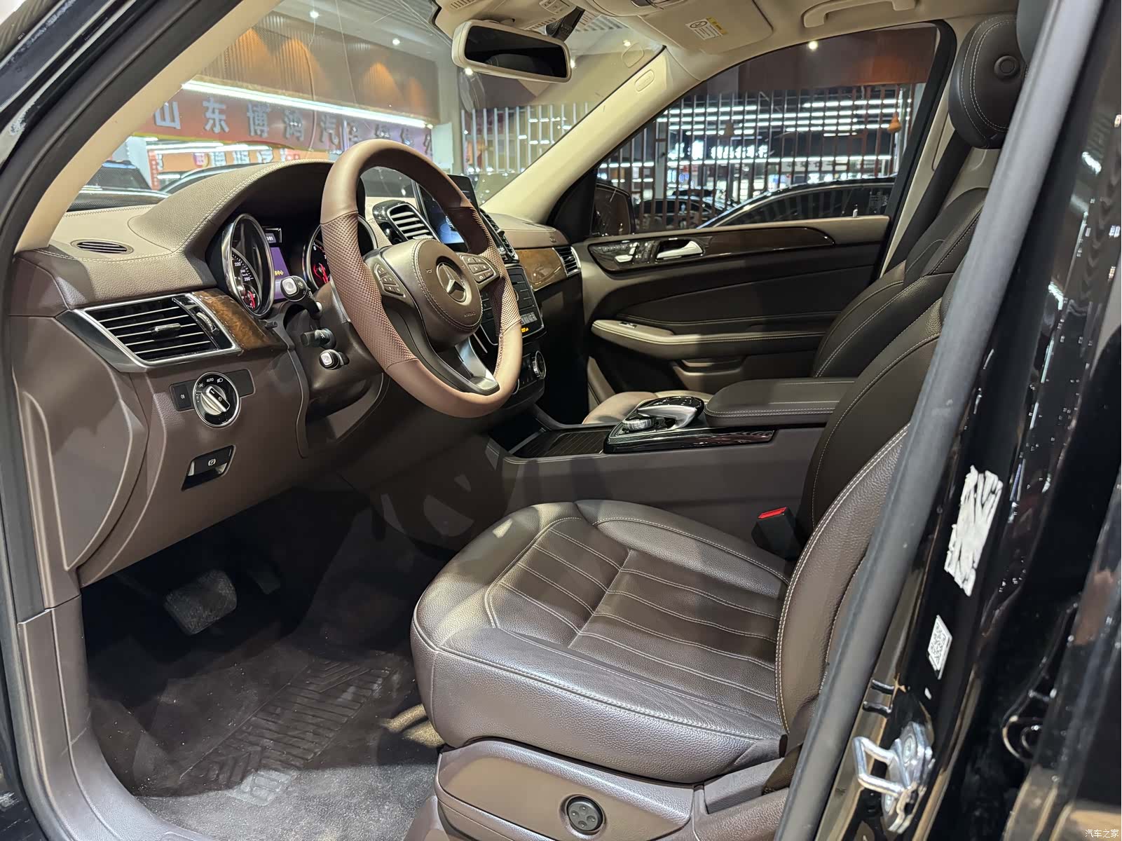 Mercedes-Benz GLS, 2019 9