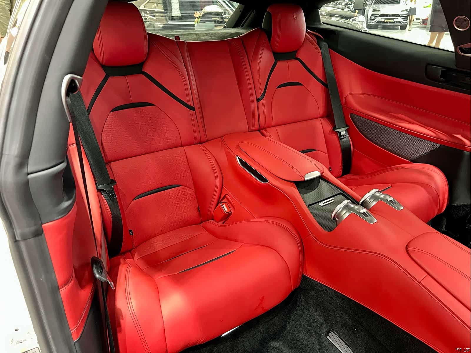 Ferrari GTC4Lus, 2018 19