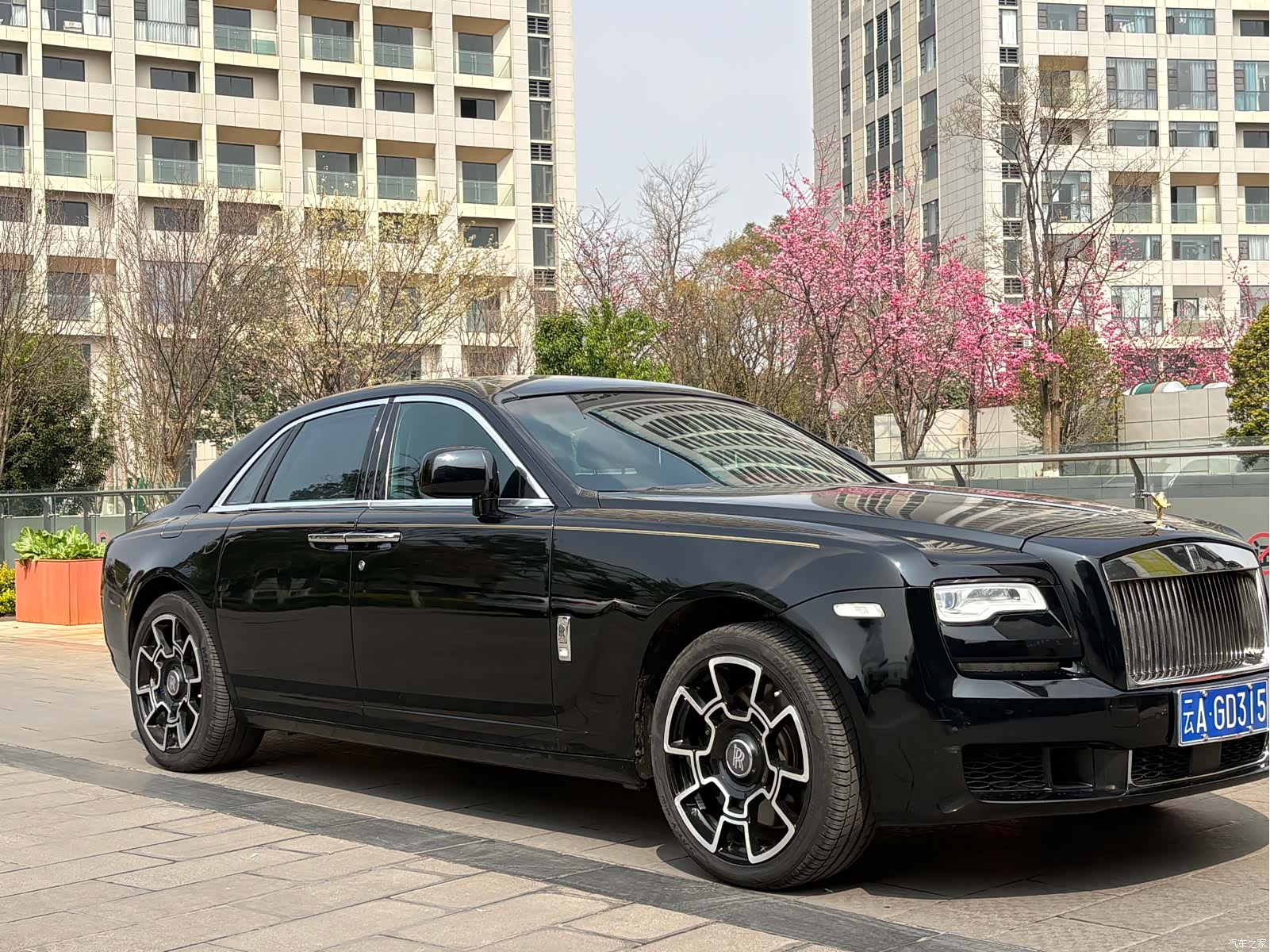 Rolls-Royce Ghost, 2010 3
