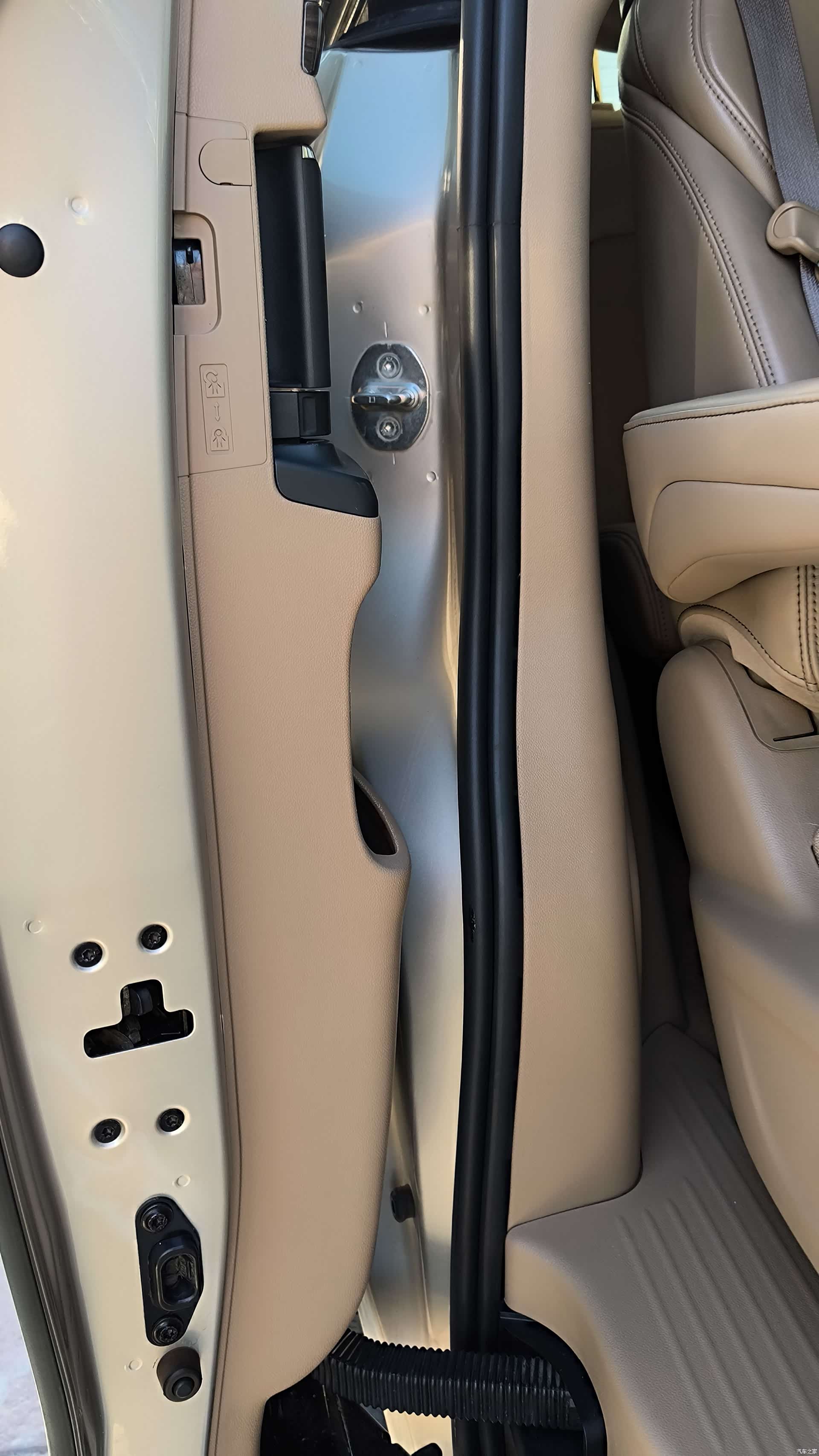 Buick GL8, 2017 33
