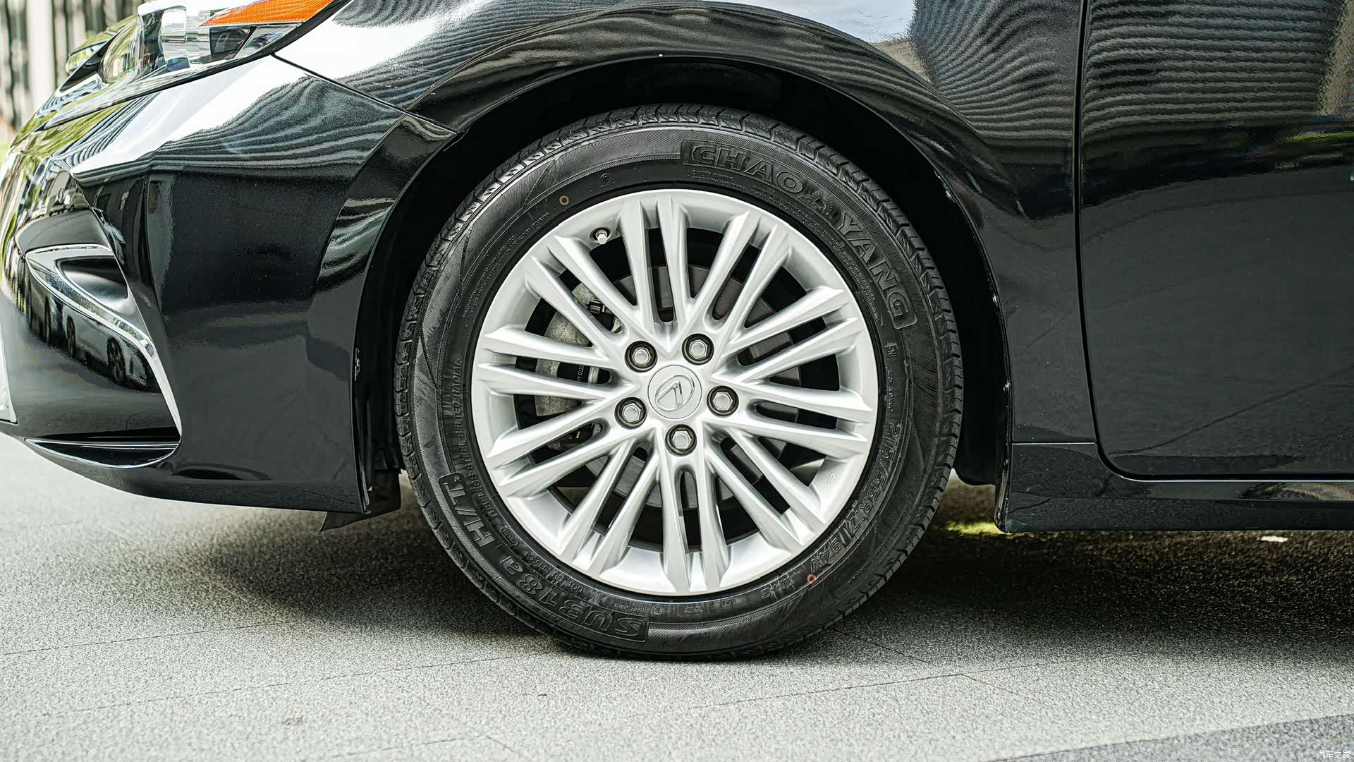 Lexus ES, 2018 8