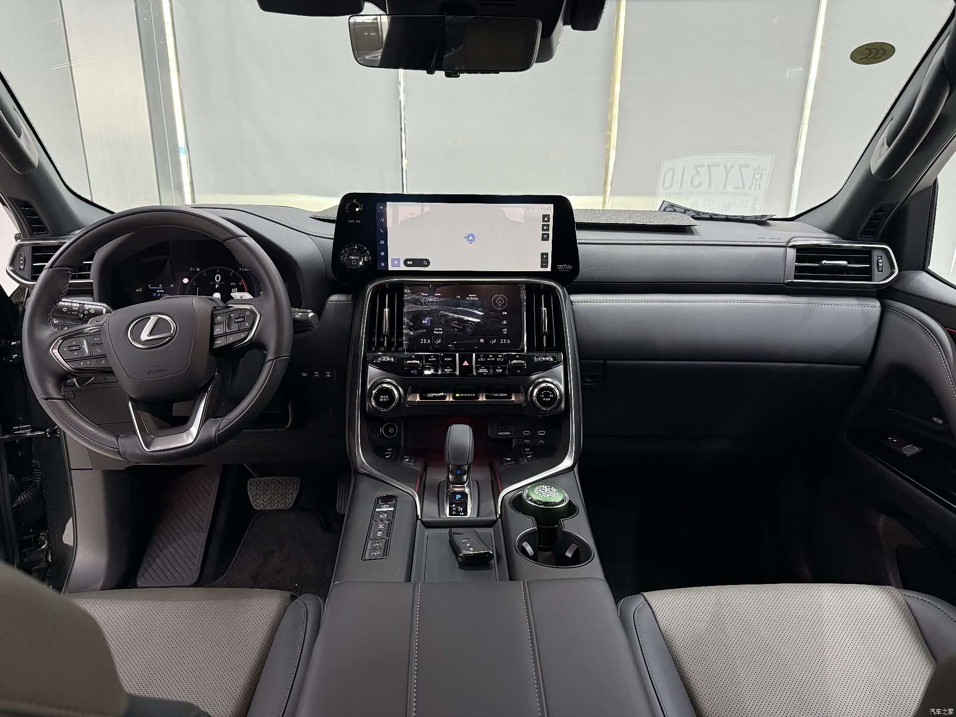 Lexus LX, 2025 9