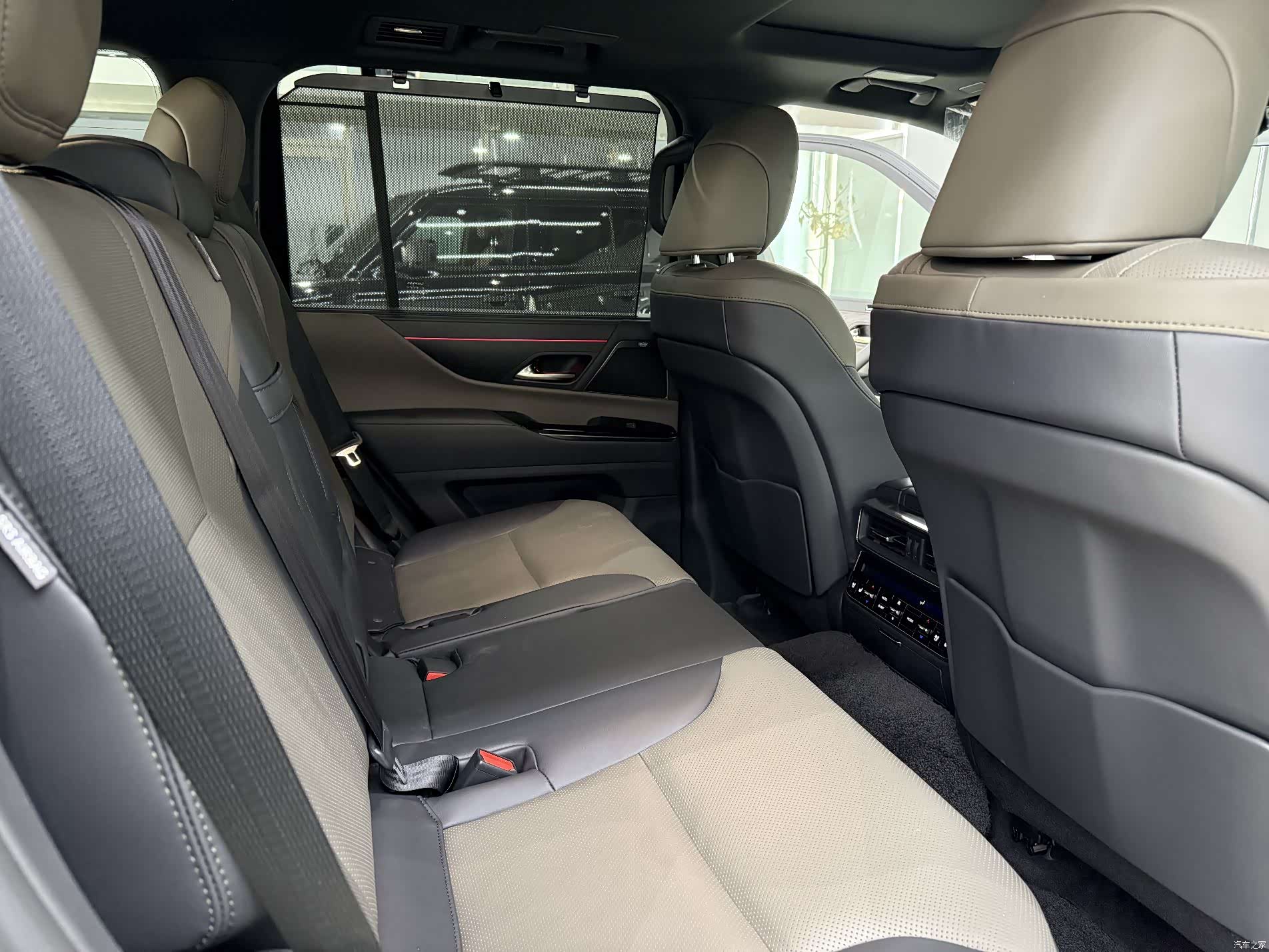 Lexus LX, 2025 11