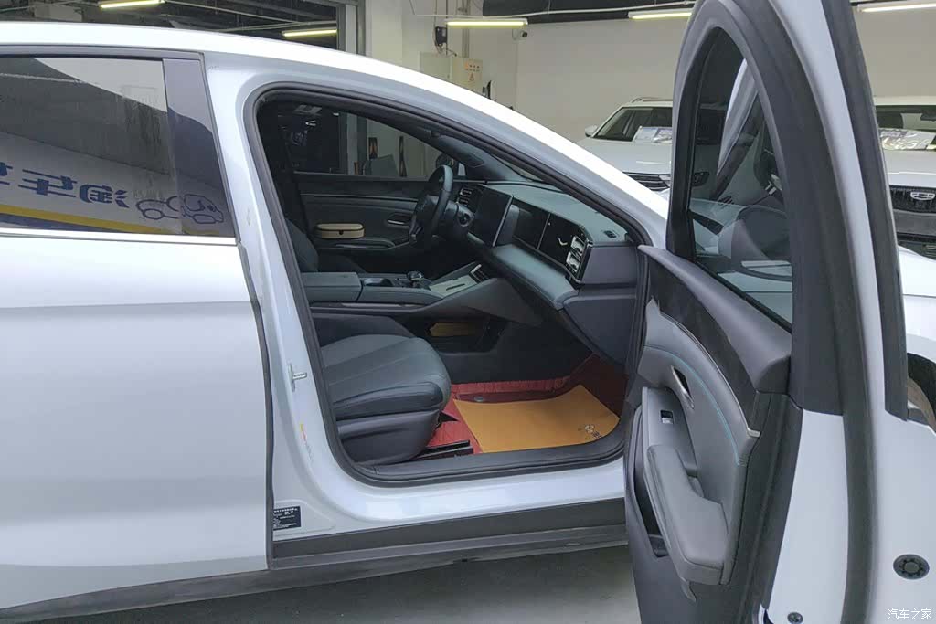 BYD Qin, 2025 8