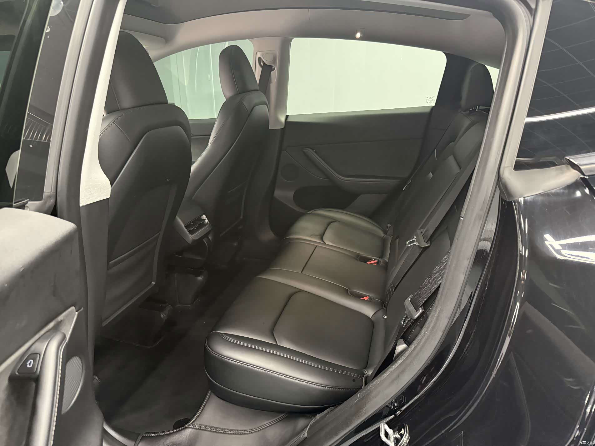 Tesla Model Y, 2023 6